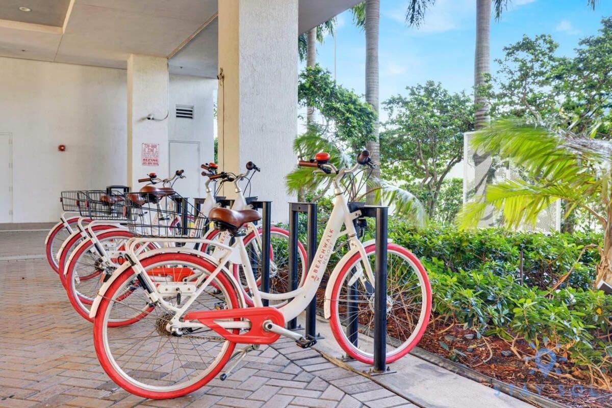 Balcony - Pool - Near Beach - Gym Hallandale Beach Exterior photo